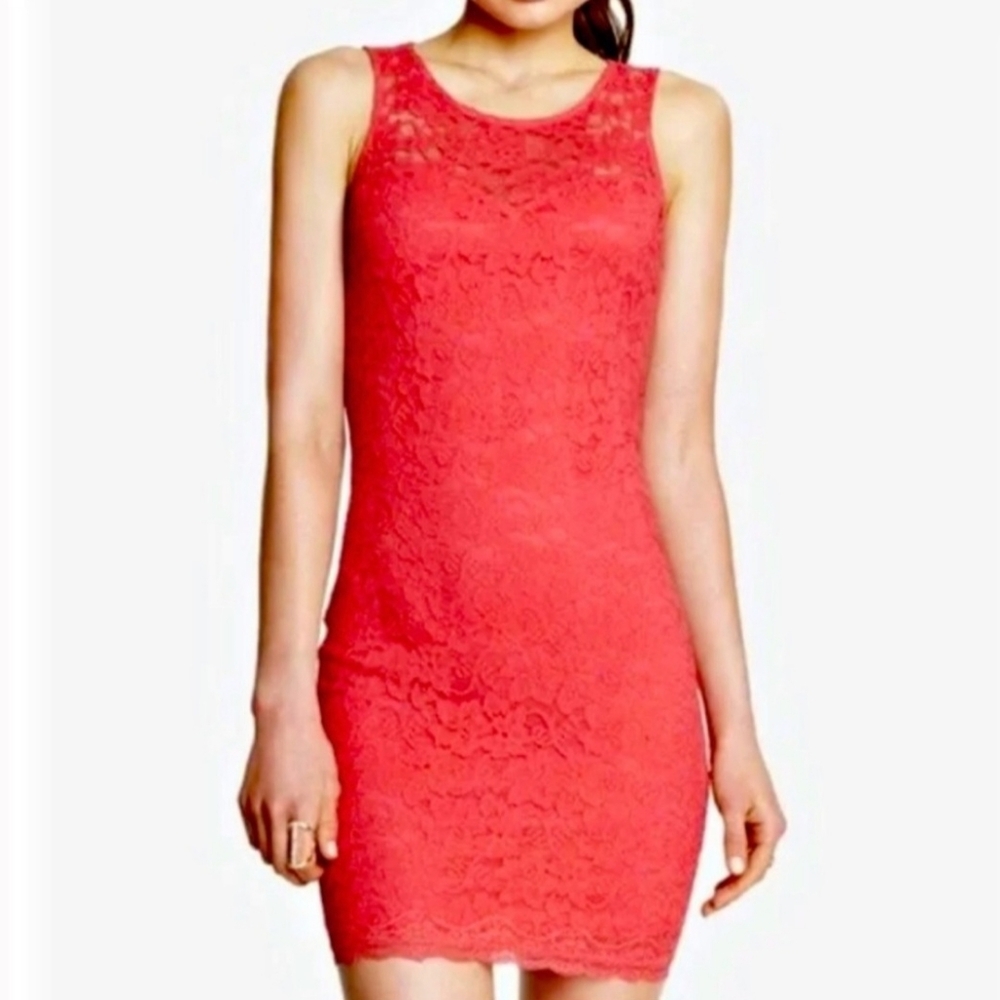 Elegant Lace Backless Coral Dress - Picture 2 of 3